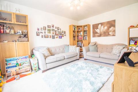 6 Canberra Close, Castle Donington, Derby, DE74 2AF