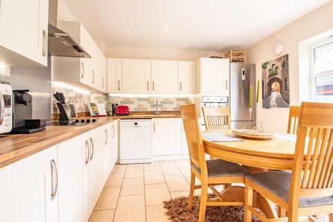 6 Canberra Close, Castle Donington, Derby, DE74 2AF