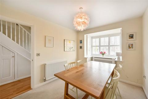 19 John Dutton Way, Kennington, Ashford, TN24 9PW
