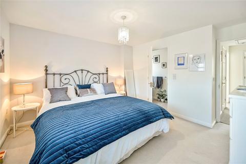 19 John Dutton Way, Kennington, Ashford, TN24 9PW