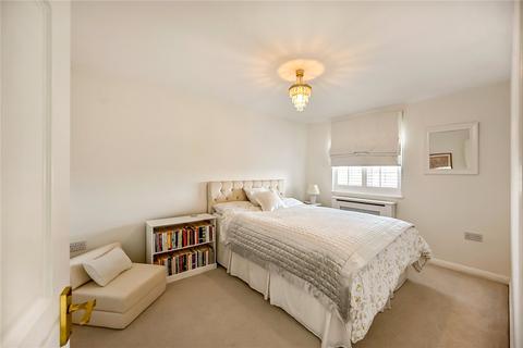 19 John Dutton Way, Kennington, Ashford, TN24 9PW