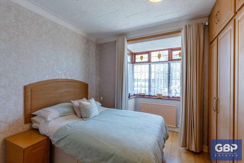 31 Hill Crescent, Hornchurch, RM11 2AP