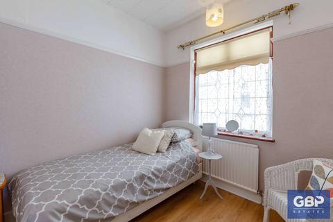 31 Hill Crescent, Hornchurch, RM11 2AP