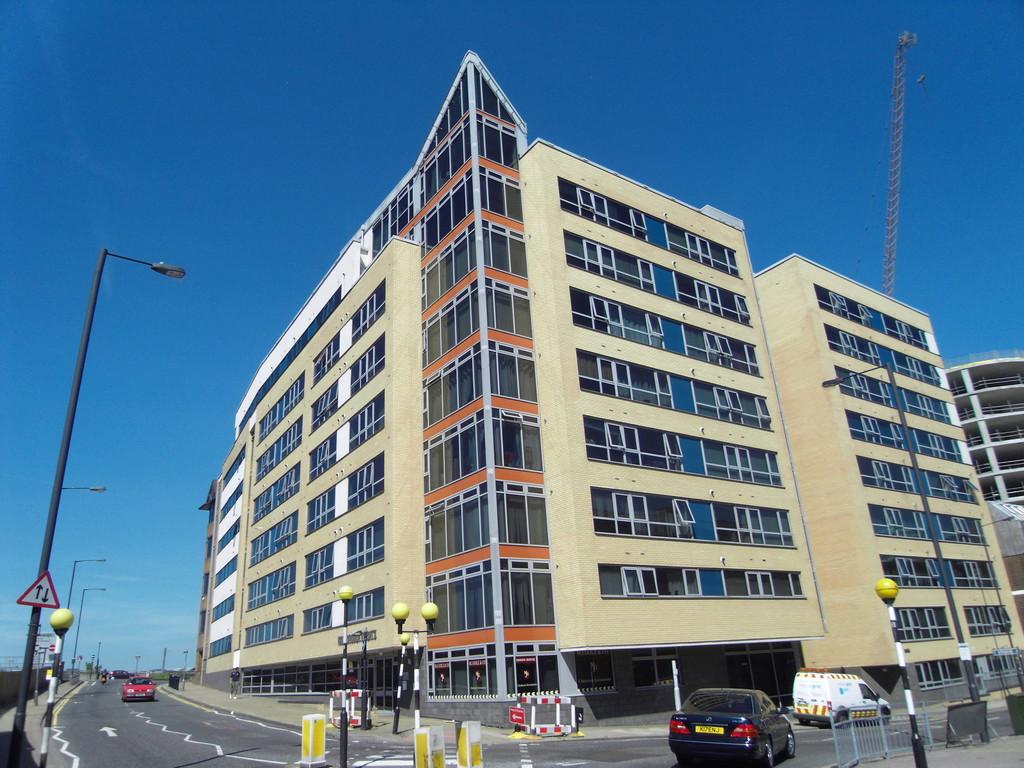 Roxborough Heights, Harrow HA1 1GN 1 bed flat £1,275 pcm (£294 pw)