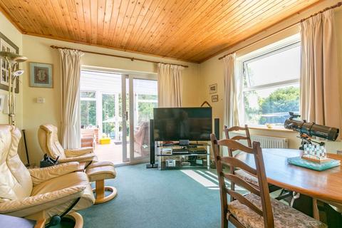 51 Dorking Road, Chilworth, Guildford, GU4 8NW