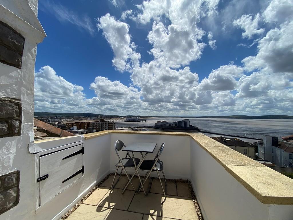 Atlantic Road South, WestonsuperMare 2 bed apartment £218,000