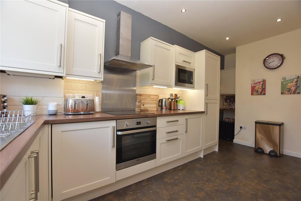 King Street, Morley, Leeds 2 bed terraced house £174,995
