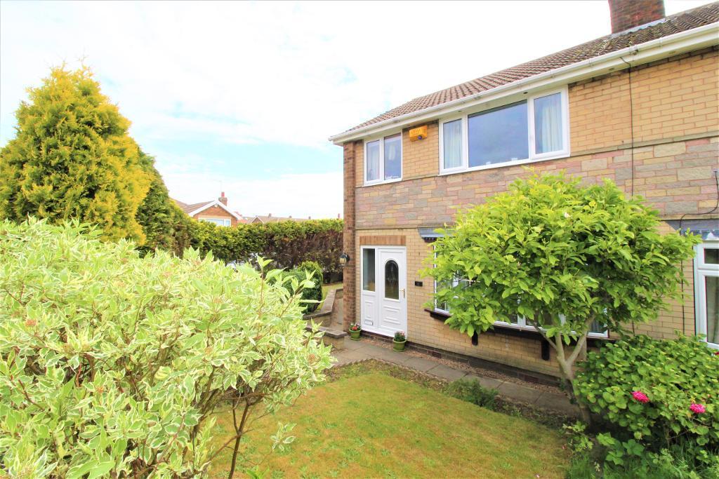 Bellwood Crescent, Hoyland, Barnsley... 3 bed semidetached house £