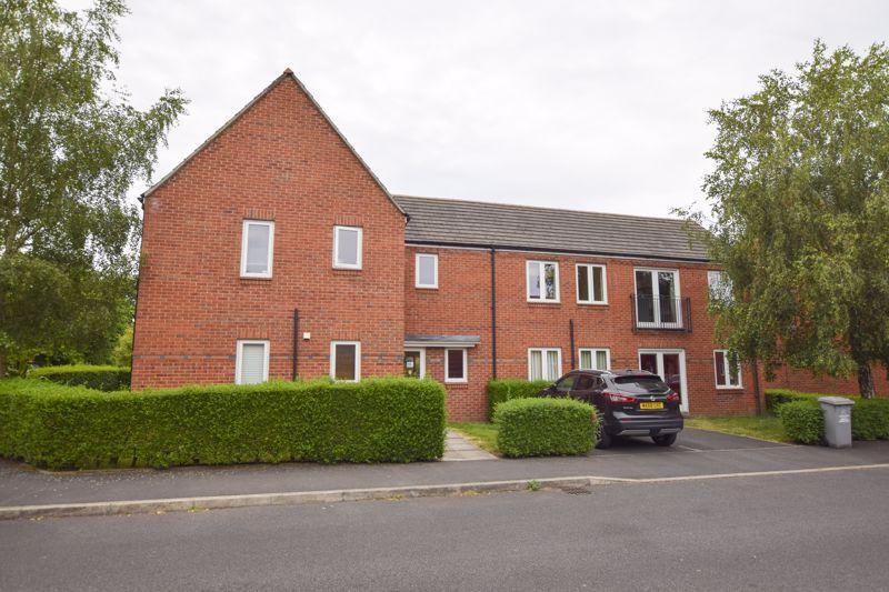 Parkgate Road, West Timperley... 2 bed apartment £795 pcm (£183 pw)