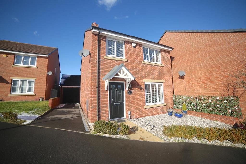 Abraham Drive, St. Telford, TF2 4 bed detached house £265,000