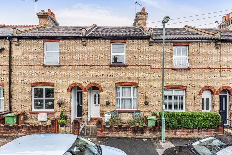 St. Johns Road, Carshalton 2 bed terraced house £400,000