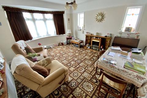 8 Duncliff Road, Bournemouth, BH6 4LJ