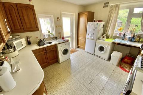8 Duncliff Road, Bournemouth, BH6 4LJ