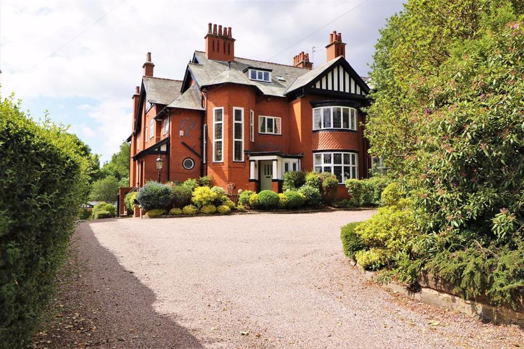 Urmston Lane, Stretford, Trafford, M32 6 bed semidetached house £995,000