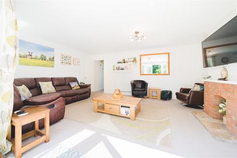 79 Stratton Road, Swindon, SN1 2PN