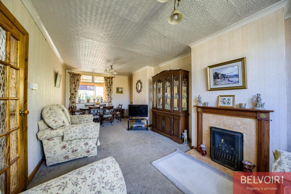 Taylor Avenue, Leamington Spa 3 bed semidetached house £300,000