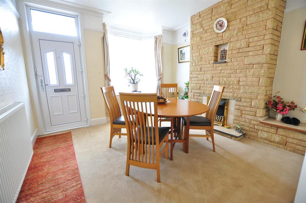 Woodland Road, Halesowen 2 bed semidetached house £199,950