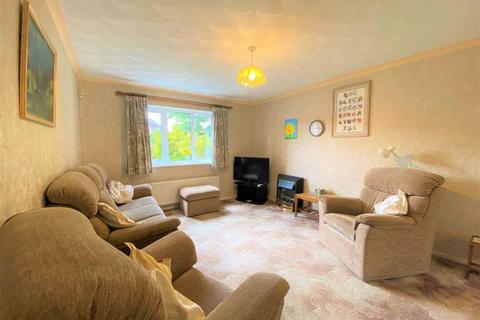 12 Barrians Way, Barry, CF62 8JG