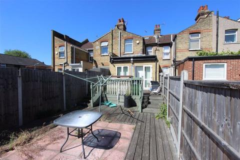 8 Farnham Road, Ilford, IG3 8QB