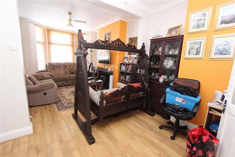 8 Farnham Road, Ilford, IG3 8QB