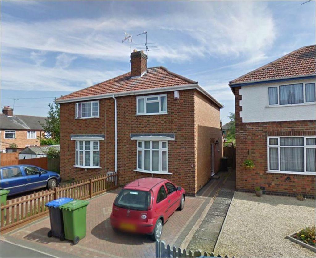 Southfield Road, Rugby, Warks 2 bed semidetached house £775 pcm (£179 pw)
