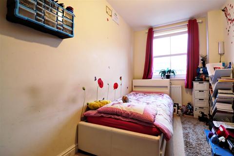 68 Rainbow Road, Erith, DA8 2ED