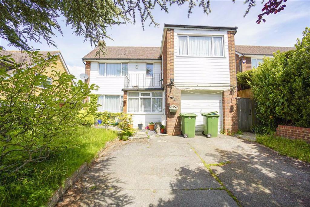 Ledsham Avenue, St. Leonardsonsea... 4 bed detached house £395,000