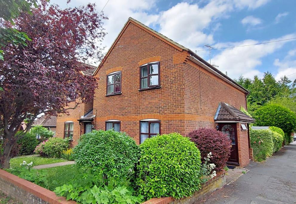 Eastbury Road Watford Hertfordshire 1 bed £950 pcm (£219 pw)