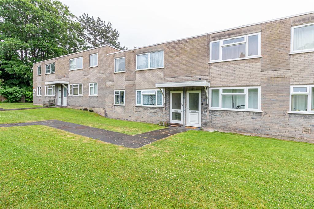 Elmfield Gardens, Worcester 2 bed apartment £140,000