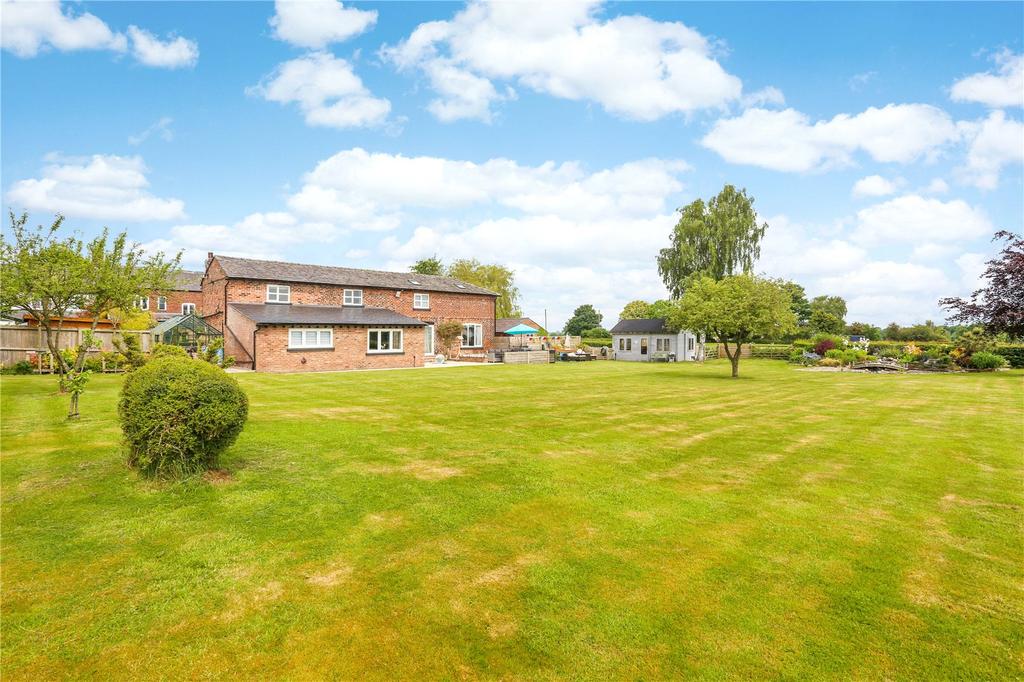 Rear Lawns