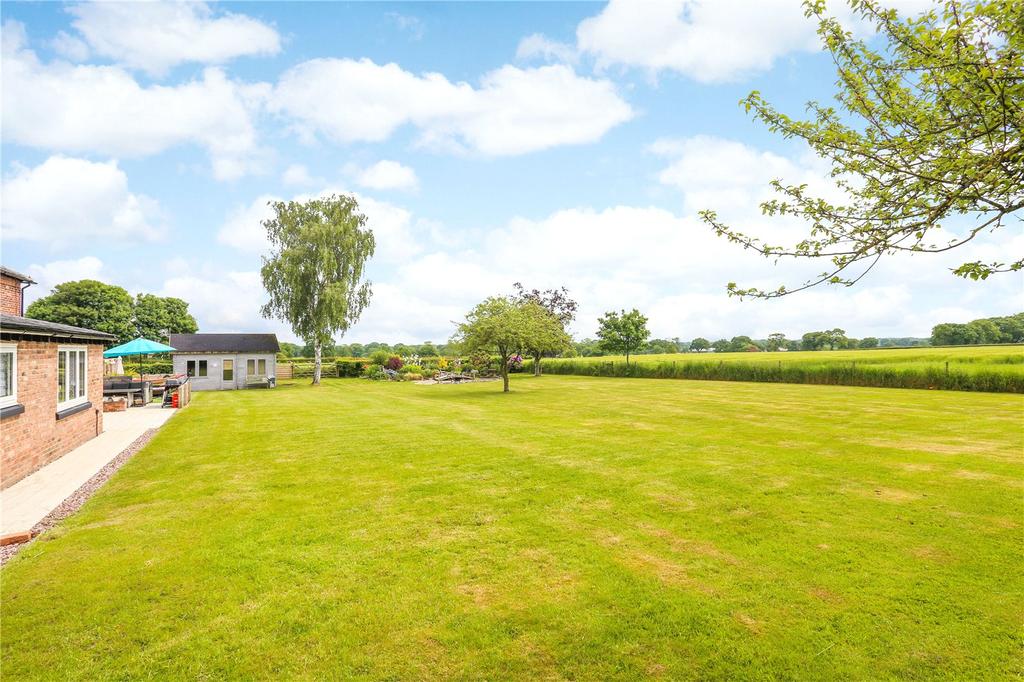 Rear Lawns