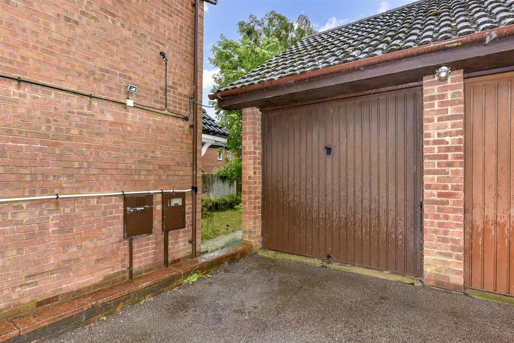 Senwick Drive, Wellingborough 3 bed house £180,000