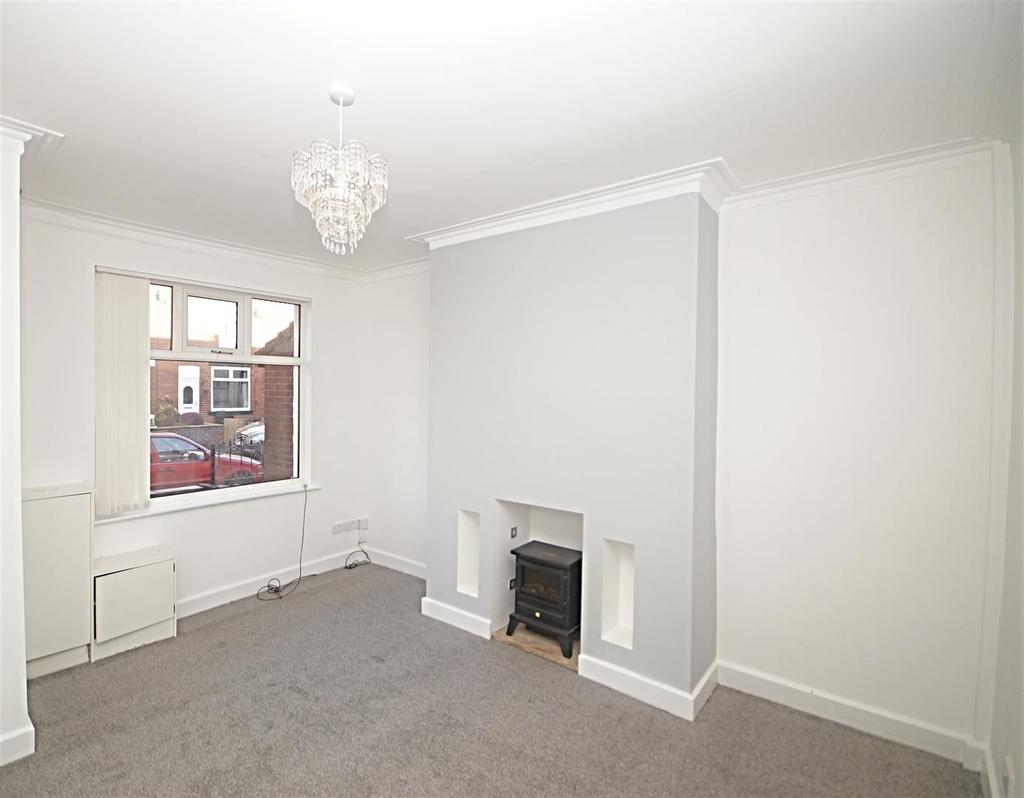 Catherine Street East, Horwich 2 bed terraced house £625 pcm (£144 pw)