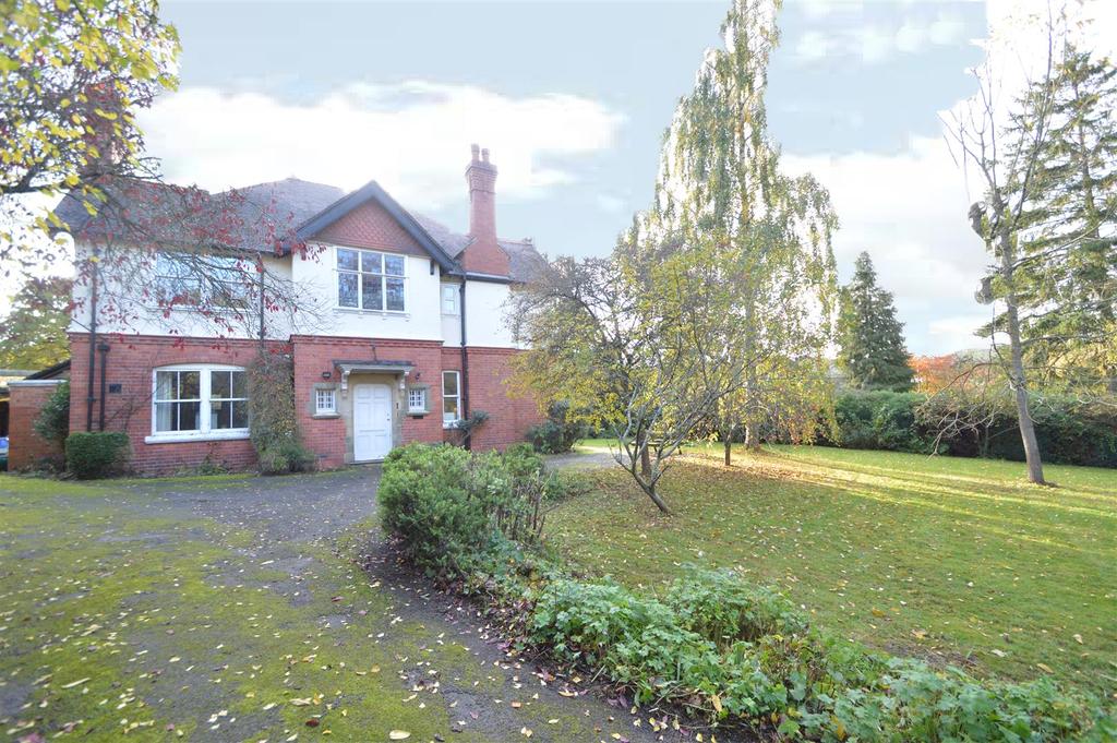 The Sycamores, 100 Sandford Avenue, Church Stretton SY6 7AB 4 bed detached house for sale £500,000