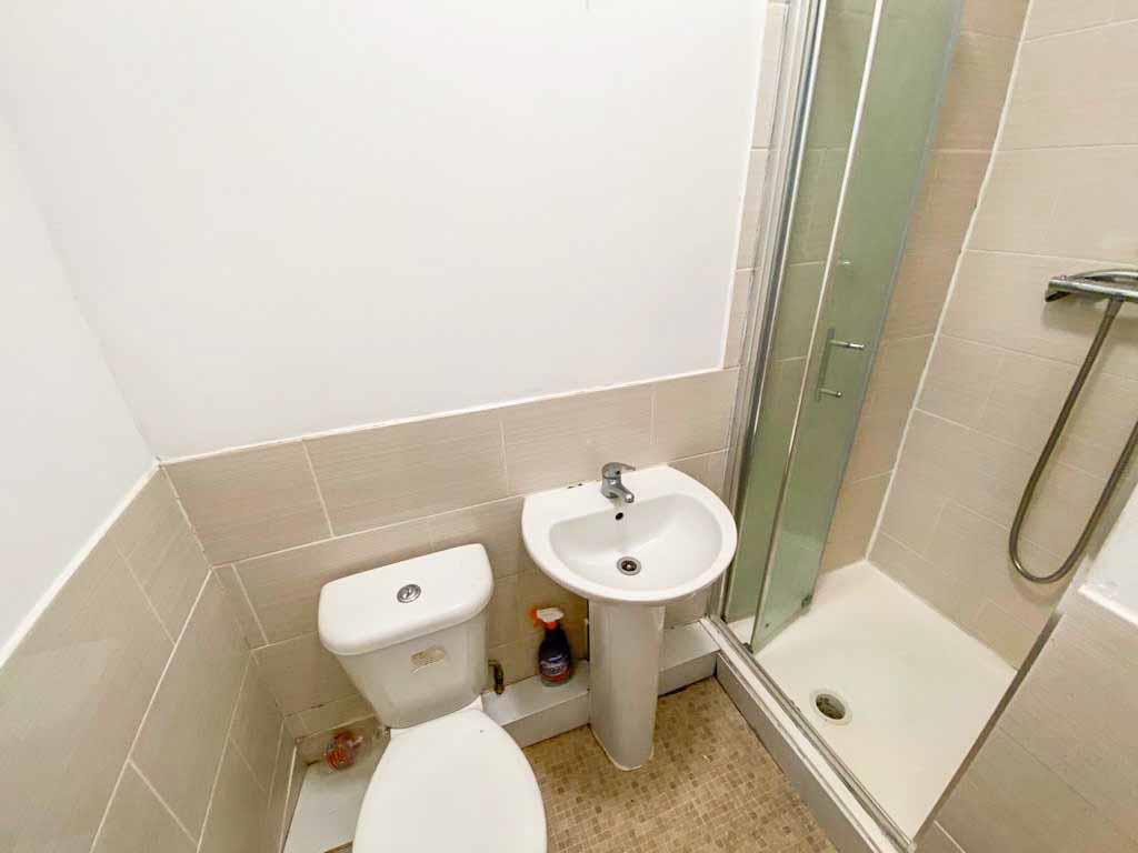Shower room3.JPG