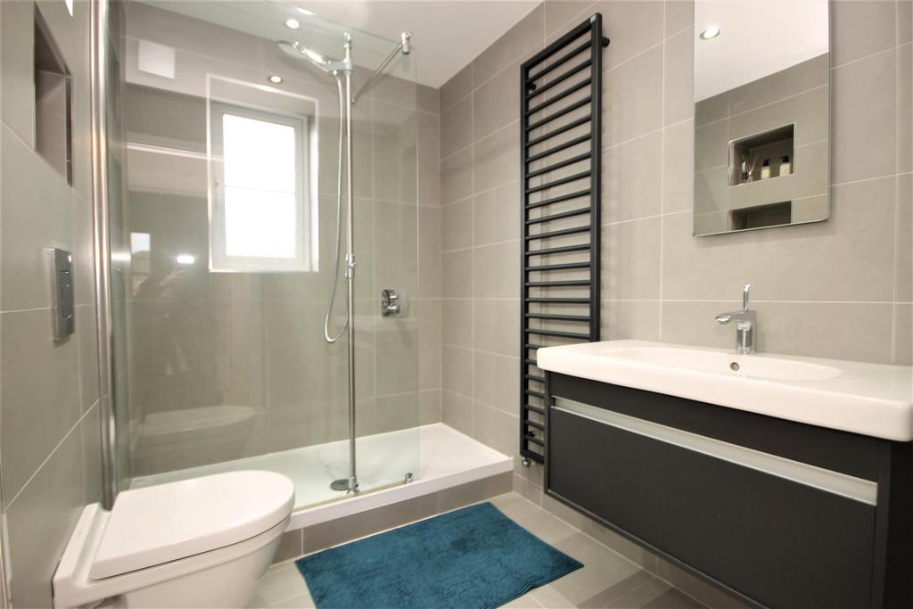 Shower room  (1).jpg