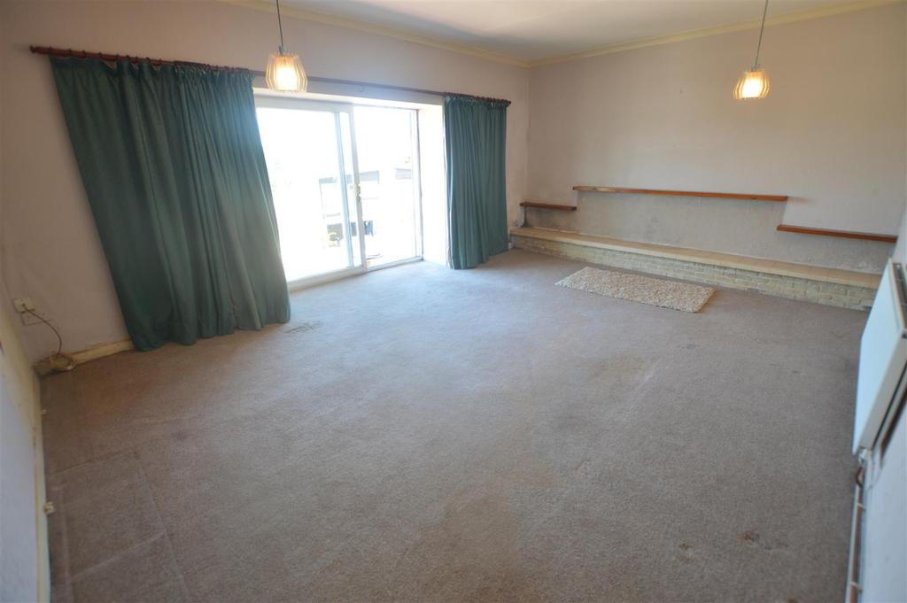 Lounge1.JPG