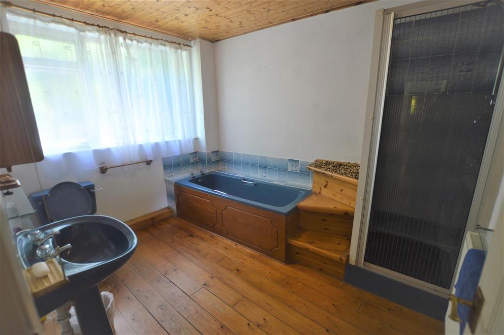 Bathroom.JPG