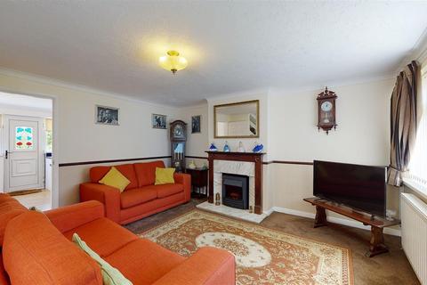 25 Dipton Gardens, Tunstall, Sunderland, SR3 1AN
