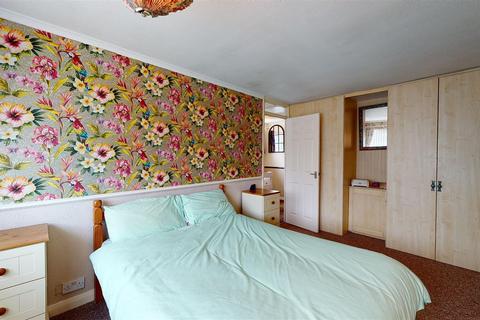 25 Dipton Gardens, Tunstall, Sunderland, SR3 1AN