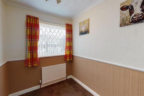 25 Dipton Gardens, Tunstall, Sunderland, SR3 1AN