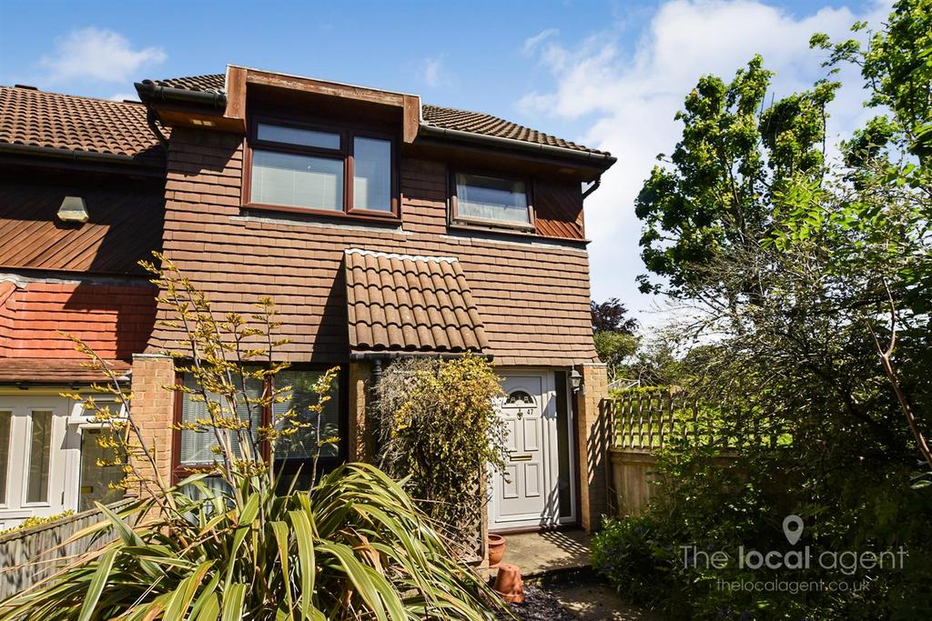 Hillside Close, Banstead 3 bed semidetached house £450,000
