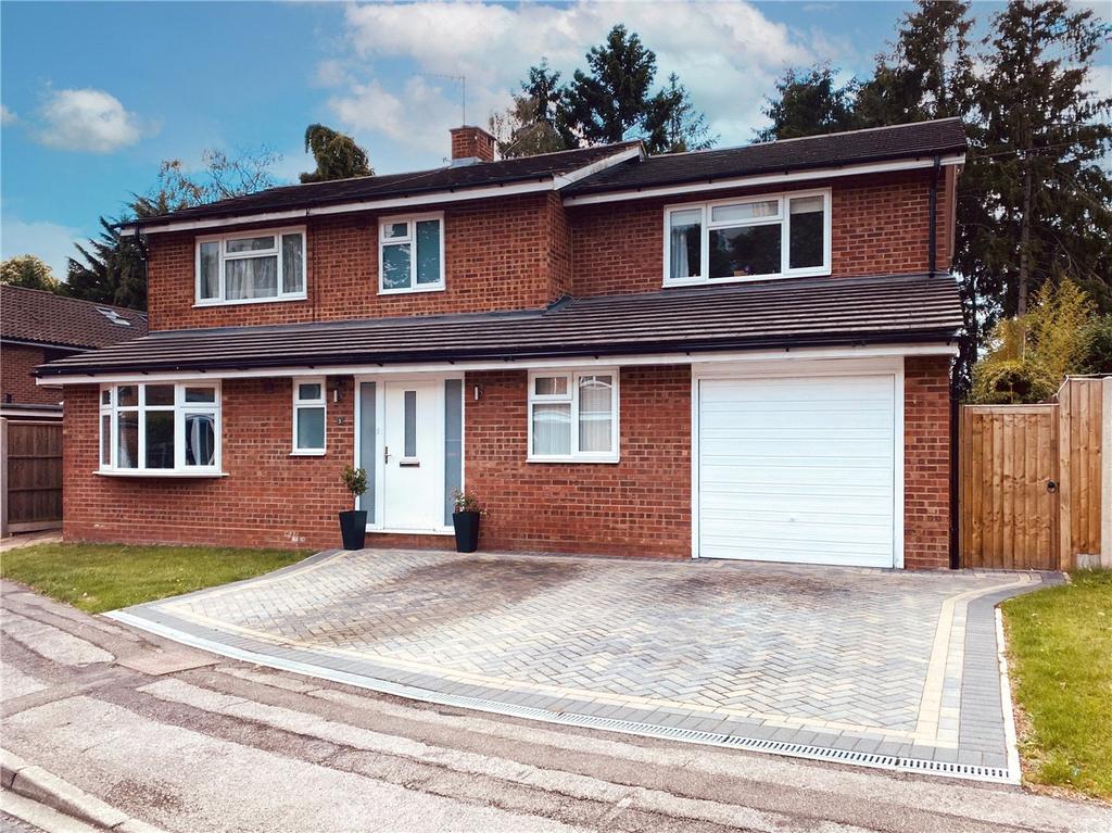 Hampden Way, Watford 4 bed detached house £925,000