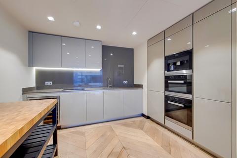 22, Balmoral House Earls Way, London, SE1 2QR