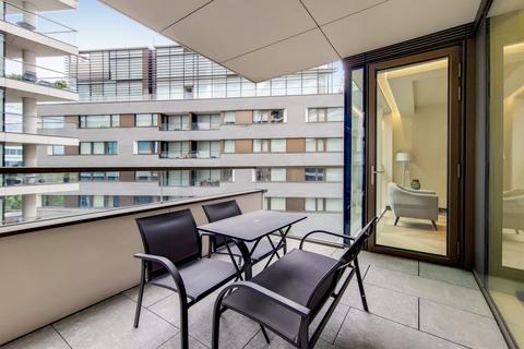 22, Balmoral House Earls Way, London, SE1 2QR