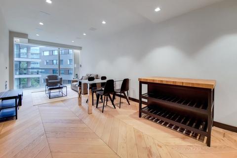 22, Balmoral House Earls Way, London, SE1 2QR