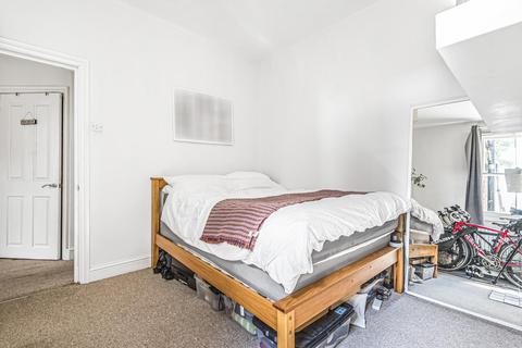9 Pevensey Road, London, SW17 0HP