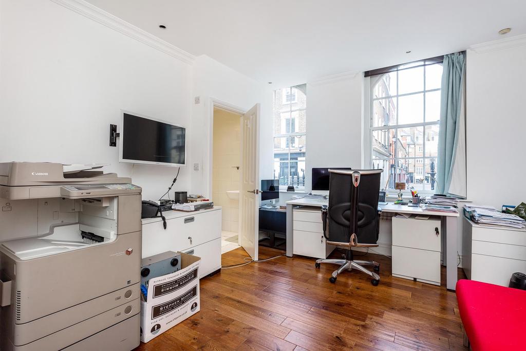 Flat B, Erskine House, London, W1K 2 bed duplex £200,000