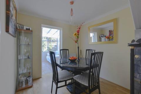 1 Woburn Close, Trowbridge, BA14 9TJ