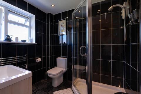 1 Woburn Close, Trowbridge, BA14 9TJ